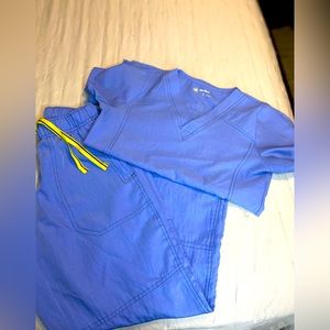 Wonder Wink Four Stretch Scrub Set